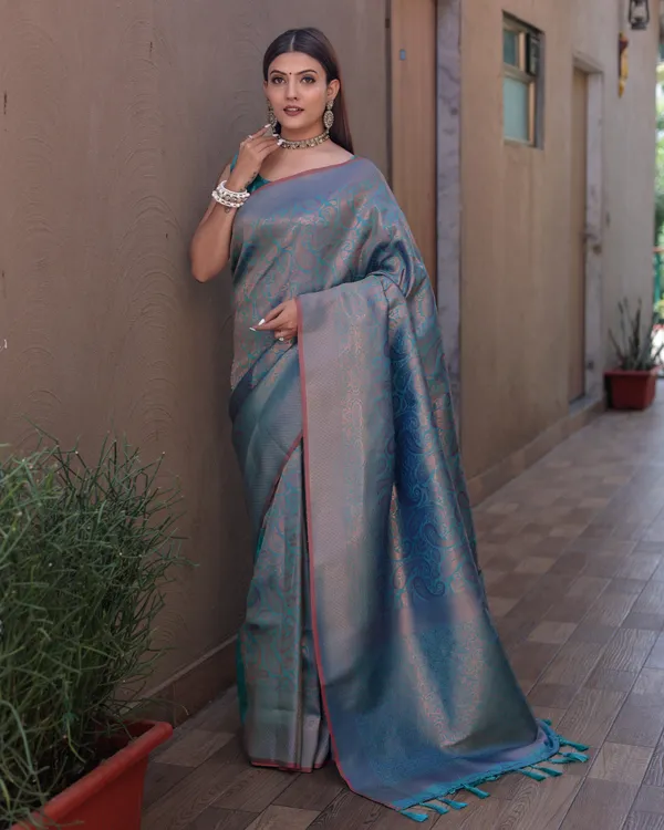 Rama_Green_Timeless_Kanchipuram_Sarees_A_Heritage_of_Elegance_With_Blouse_Piece_Attached